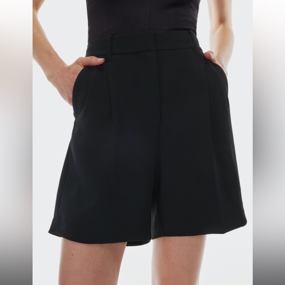 Aritzia Wilfred Effortless Short - Long (7”)